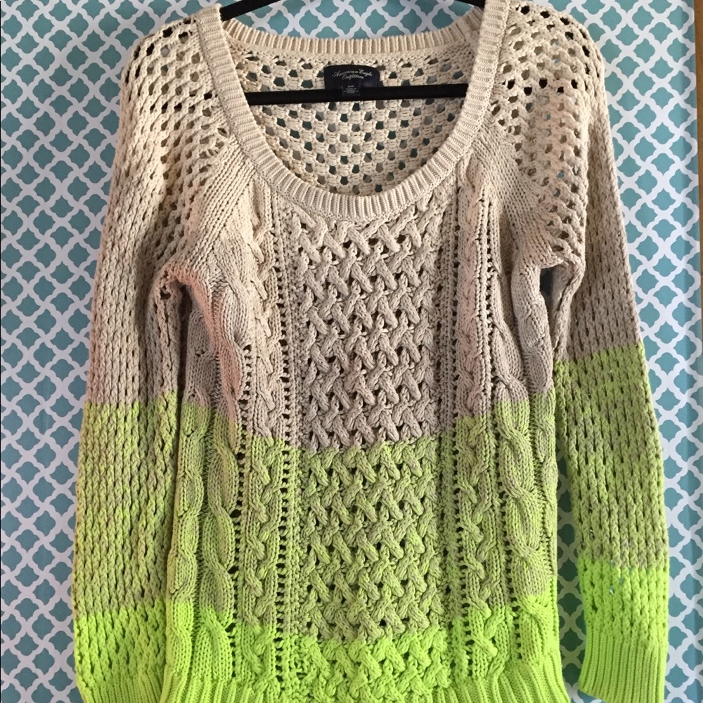 Woman’s Med American Eagle Sweater Dip Dye Green